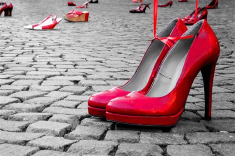 scarpe lv rosse|scarpe rosse significato simboli.